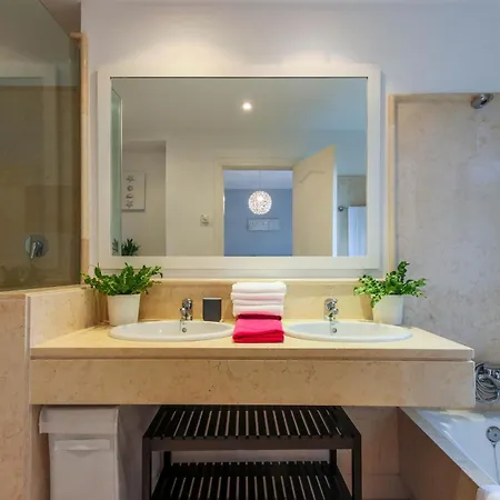 2-bed In Capanes Del Golf Apartment Benahavis